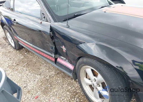 2009 Ford Mustang V6/V6 Premium z USA, uszkodzony, nr VIN 1ZVHT80N395107299